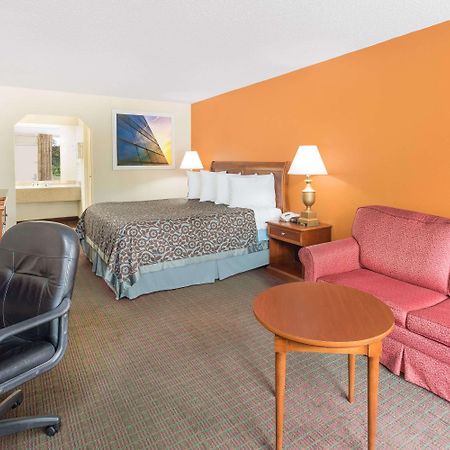 Days Inn By Wyndham Orangeburg South Kültér fotó