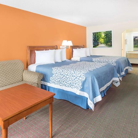 Days Inn By Wyndham Orangeburg South Kültér fotó